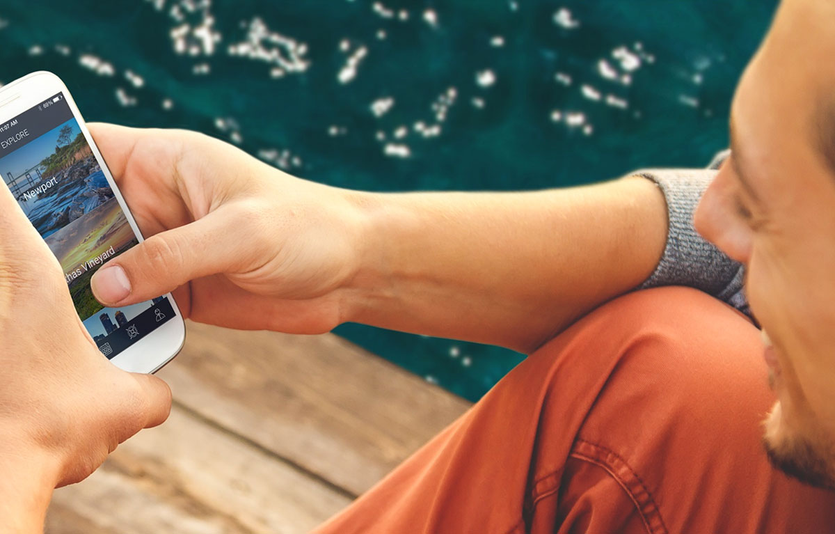 a man using the Dockwa mobile app
